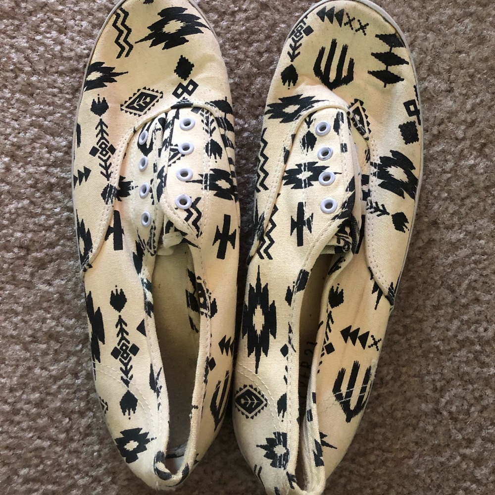 Forever 21 shoes size 8